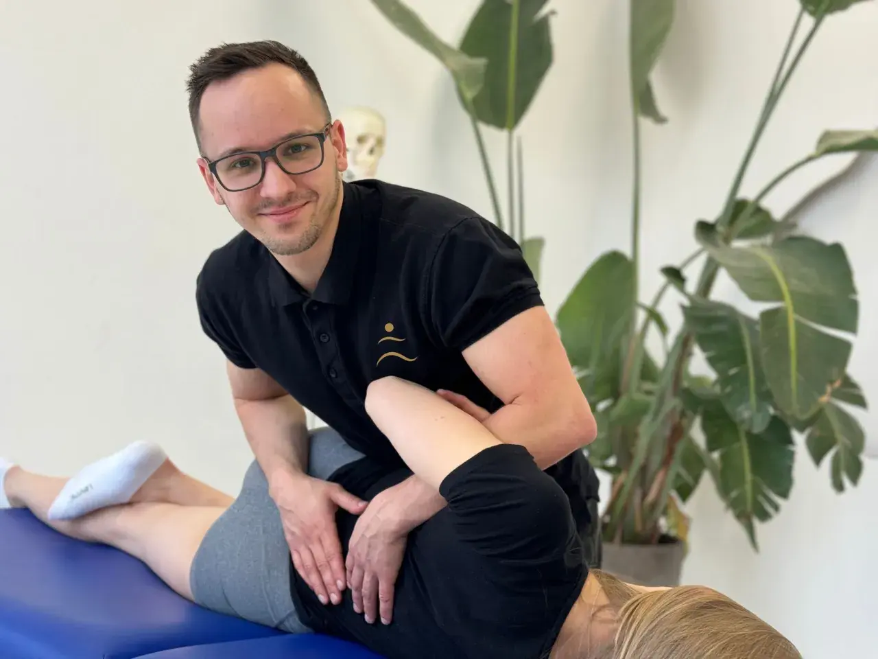 Nastawianie kręgosłupa - kiedy terapia manualna ma sens?